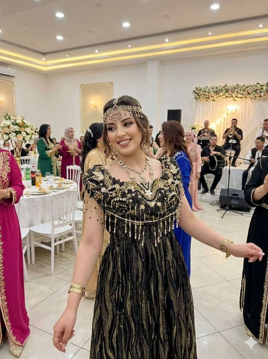 بلوزة وهرانية فاخرة بالأسود الملكي جديد قطيفة ستيل عربية